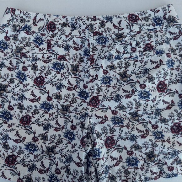 LOFT Women's Linen Blend Shorts Size 6 White Floral Print NWOT - Picture 4 of 7